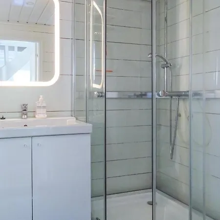 3 Bedroom Front In 別荘 Erfjord