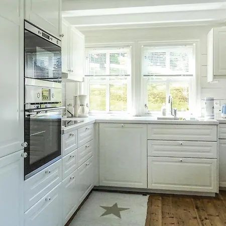 펜션 Awesome In With Kitchen Erfjord